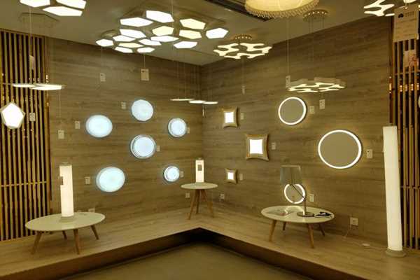 智能照明是何時傳入中國的？