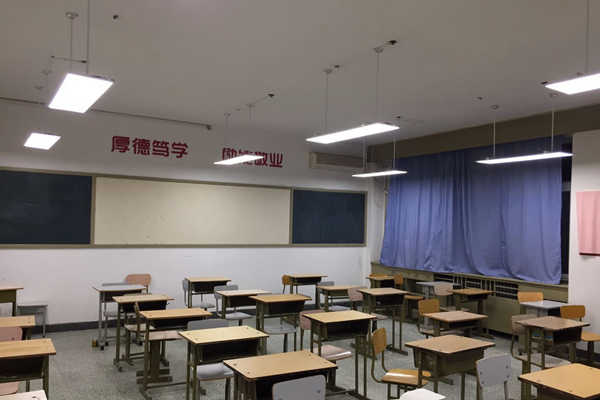 教室智能照明控制的實(shí)現(xiàn)！(圖1)